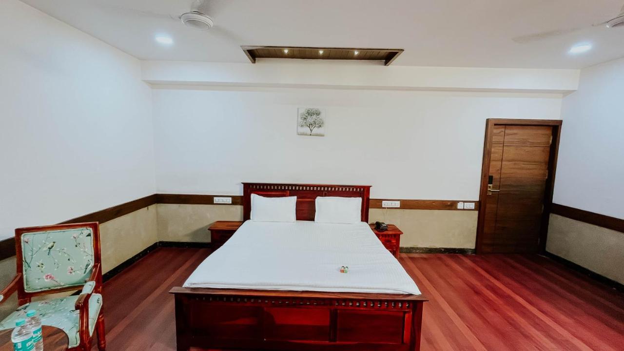 Hotel Tirth By Sonu'S Ujjain Buitenkant foto