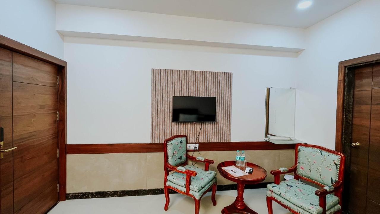 Hotel Tirth By Sonu'S Ujjain Buitenkant foto