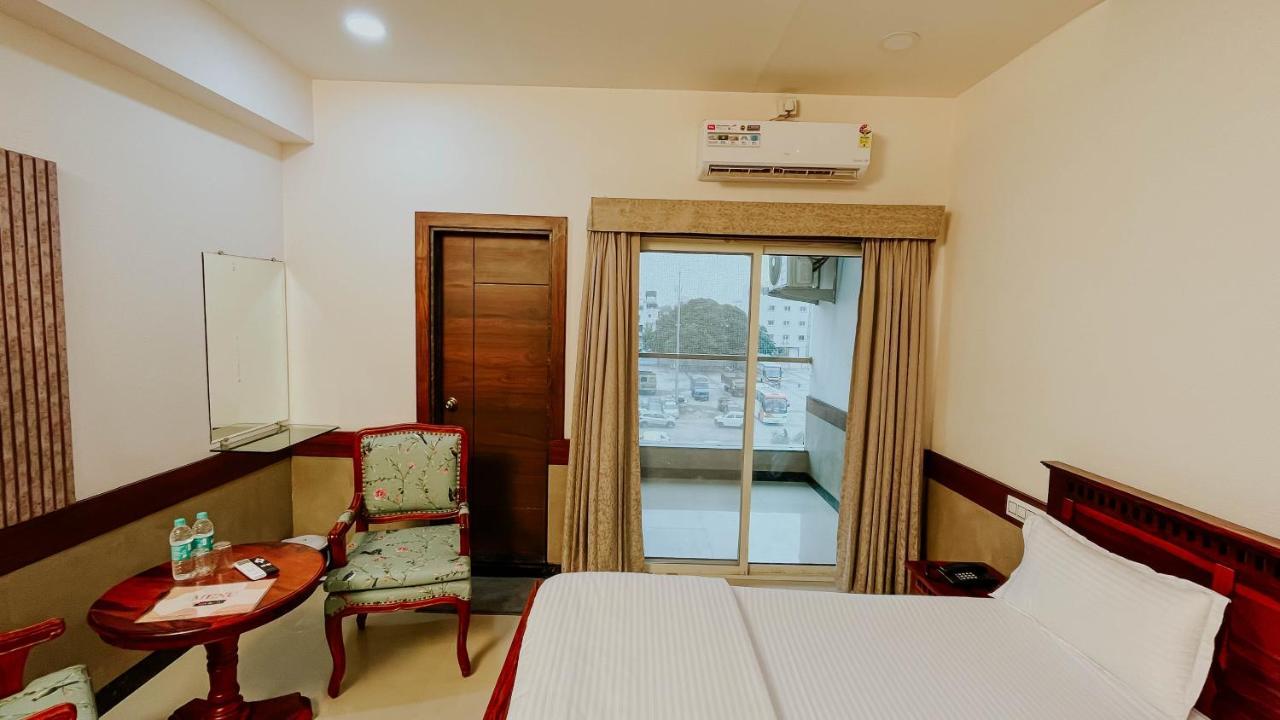Hotel Tirth By Sonu'S Ujjain Buitenkant foto