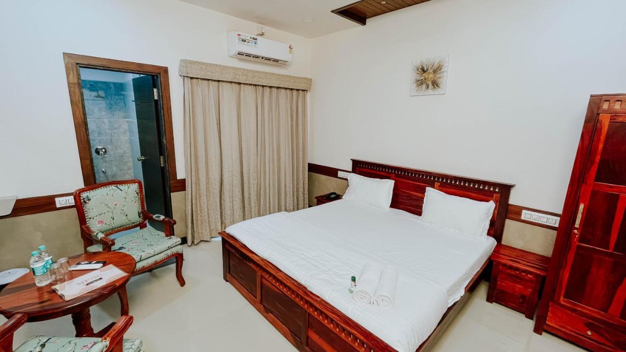 Hotel Tirth By Sonu'S Ujjain Buitenkant foto