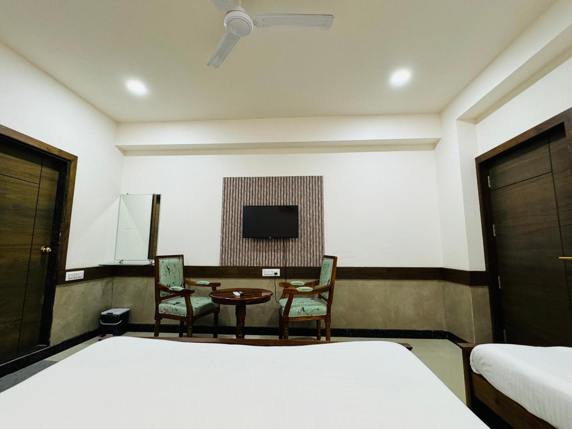 Hotel Tirth By Sonu'S Ujjain Kamer foto