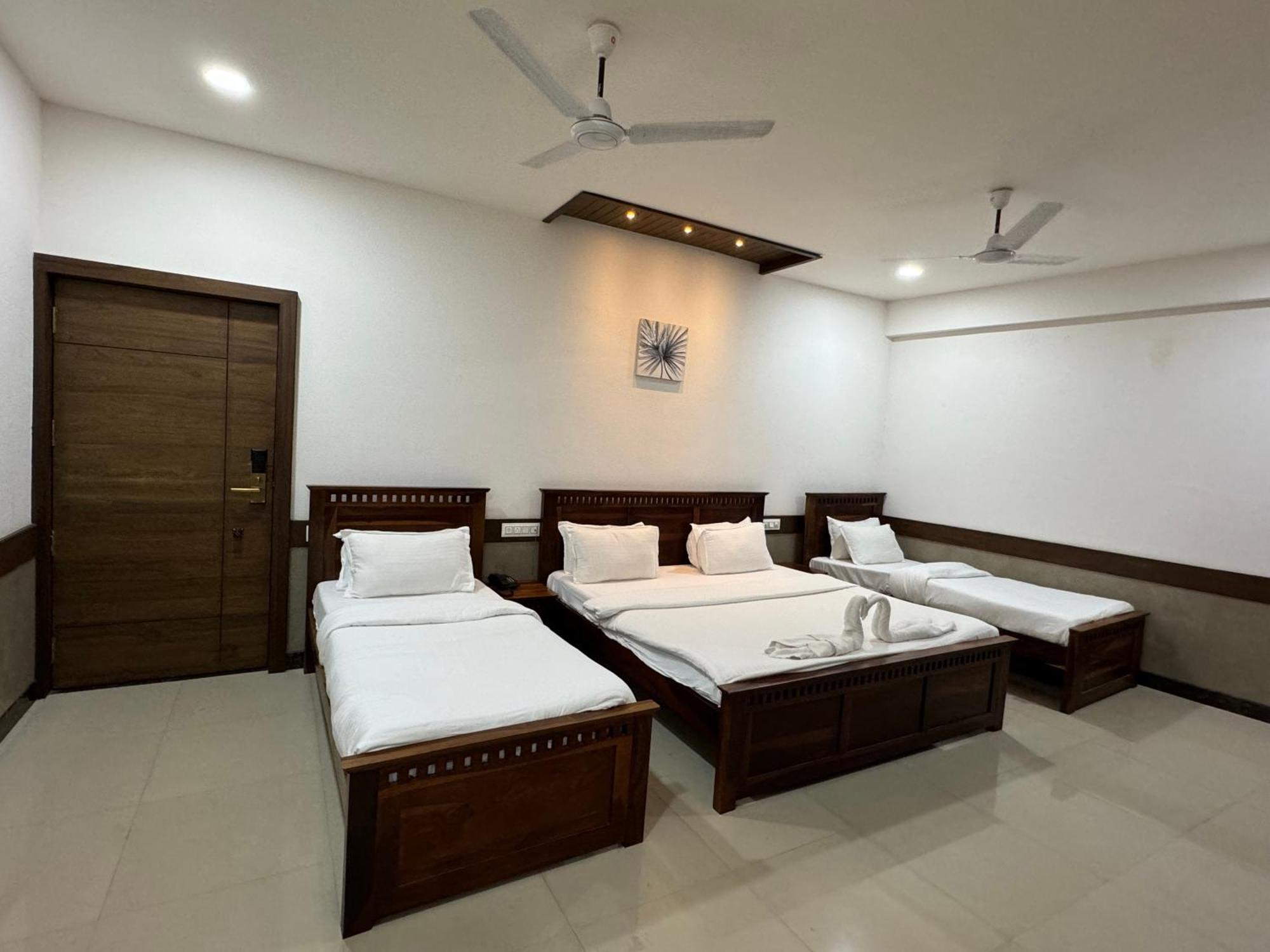 Hotel Tirth By Sonu'S Ujjain Kamer foto